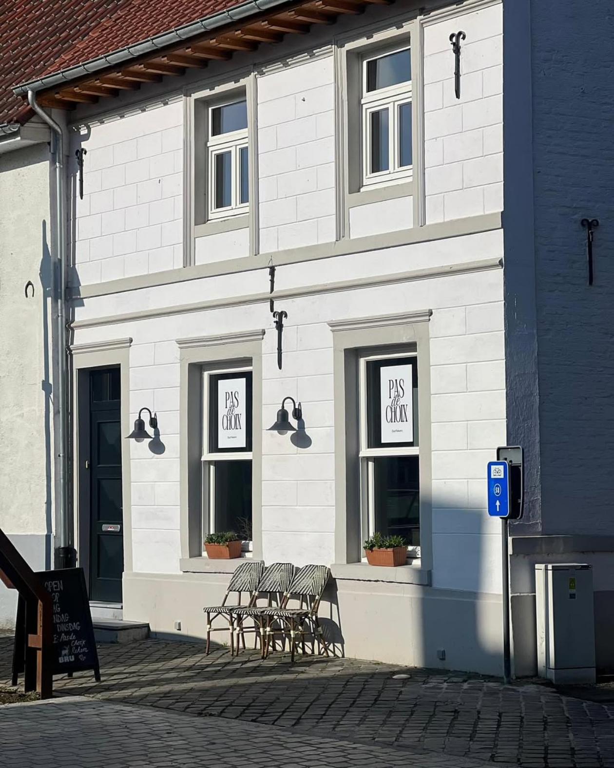 De gevel van Pas de Choix in de Herenstraat 14 in Oud-Rekem